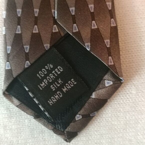 Ziggurat Tie  - Picture 5 of 5